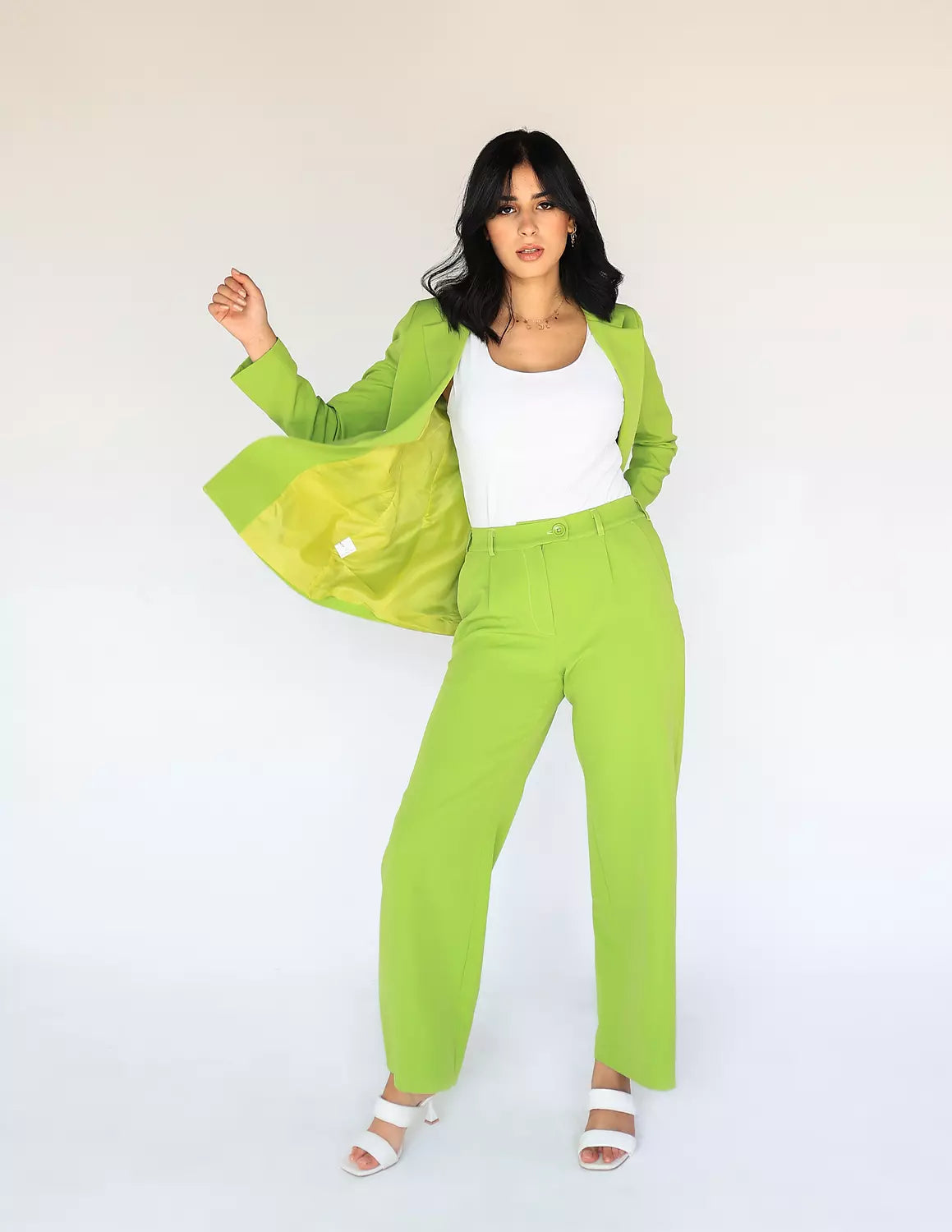 بنطال واسع الساق ومستقيم من Green Apple