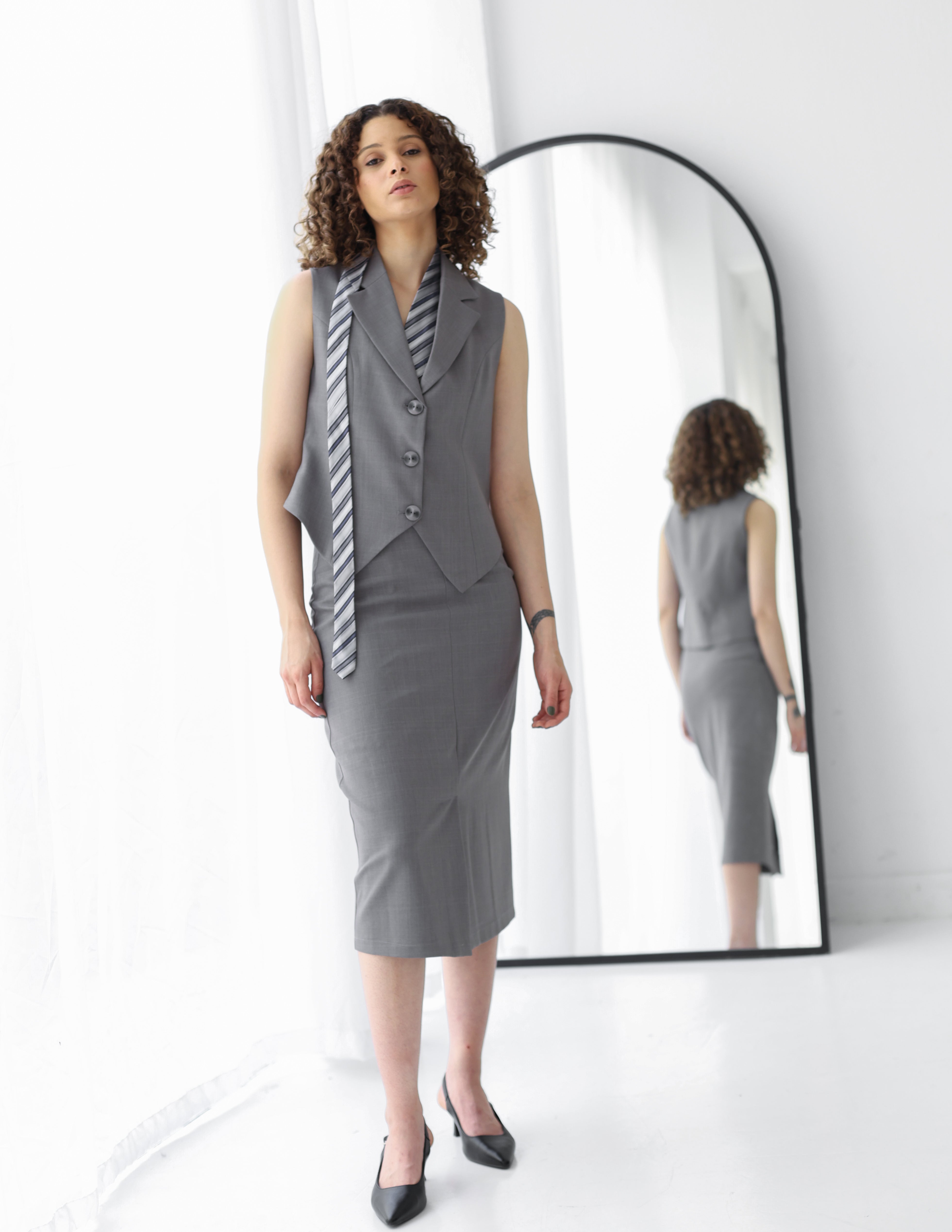 Gray Breeze Cropped Vest