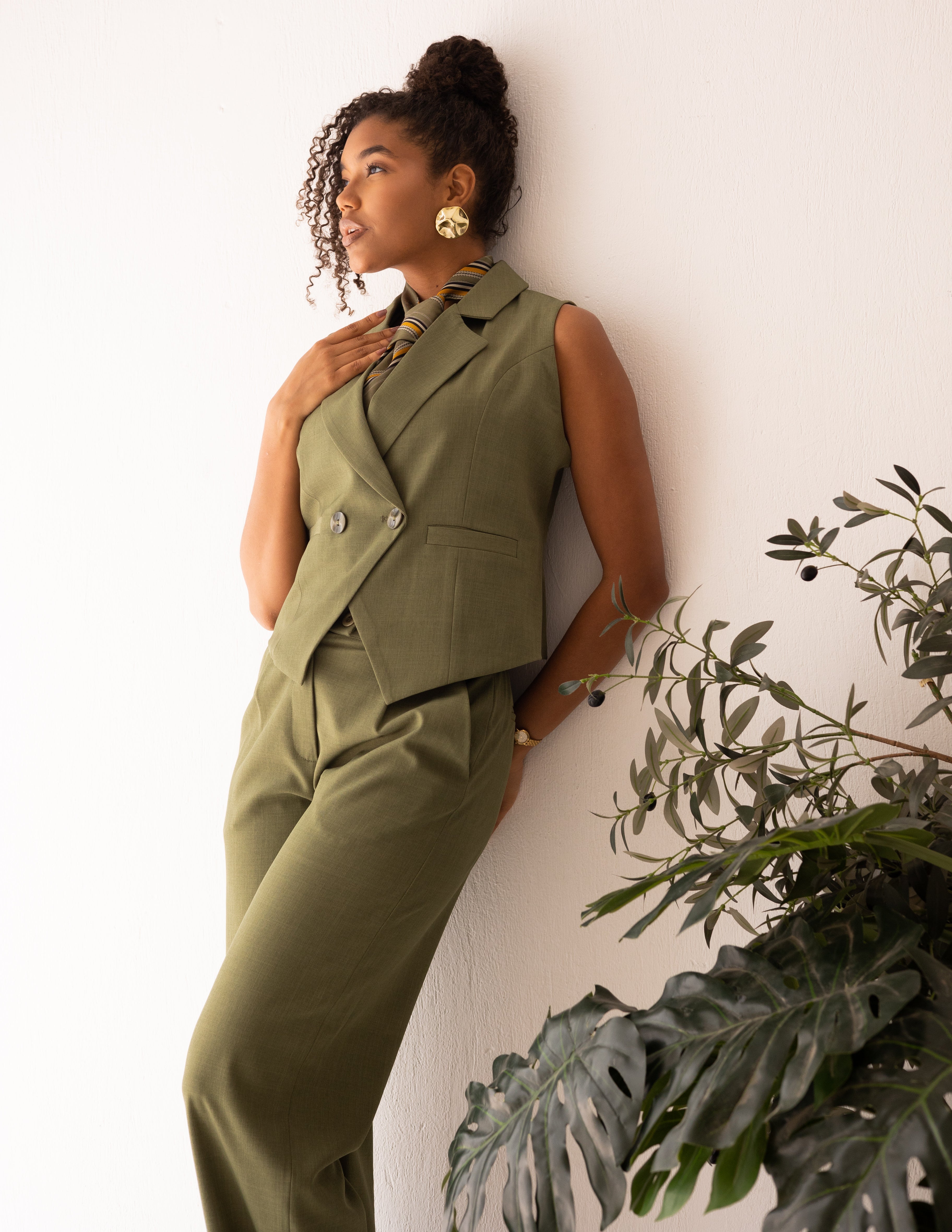 سترة قصيرة مزدوجة الصدر من Olive Glamour