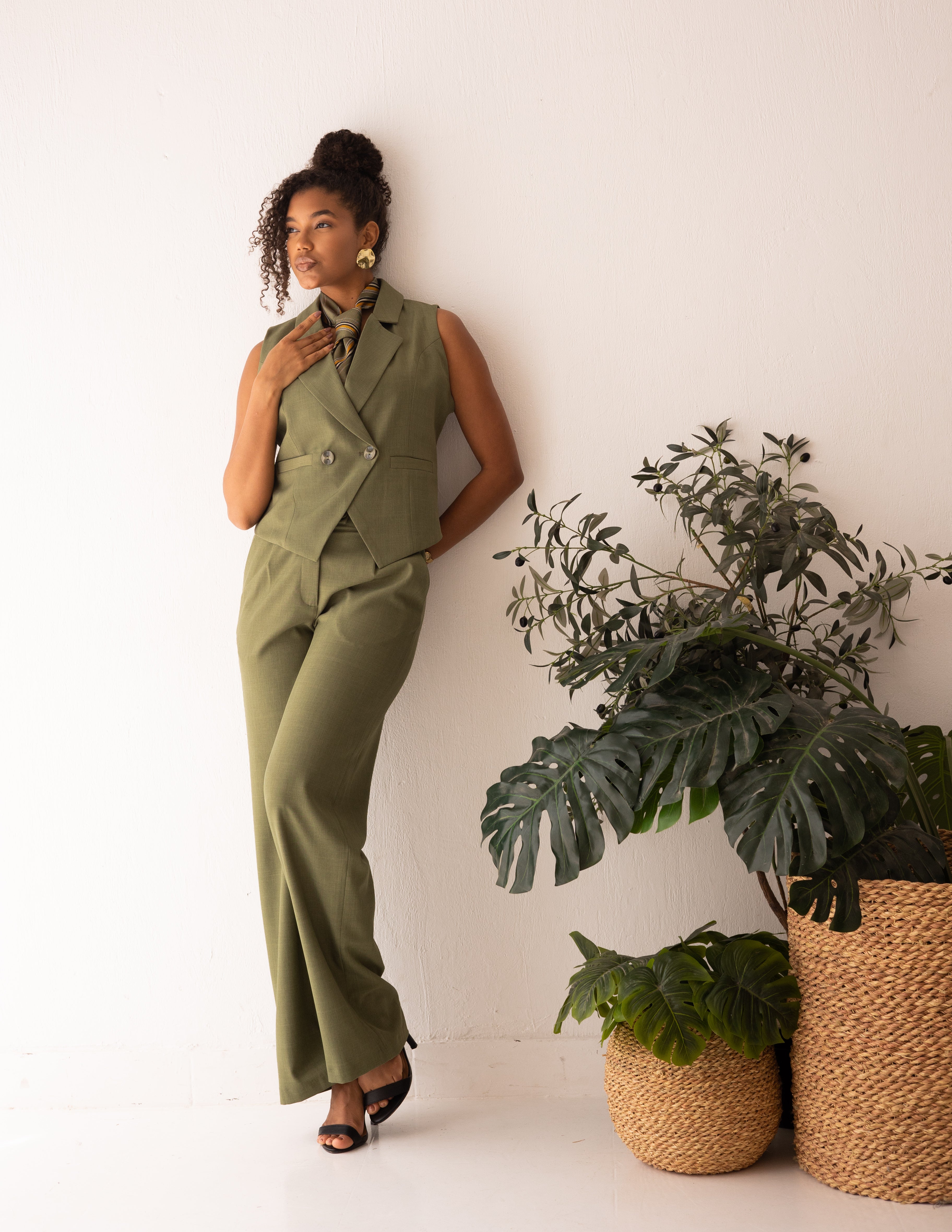 سترة قصيرة مزدوجة الصدر من Olive Glamour