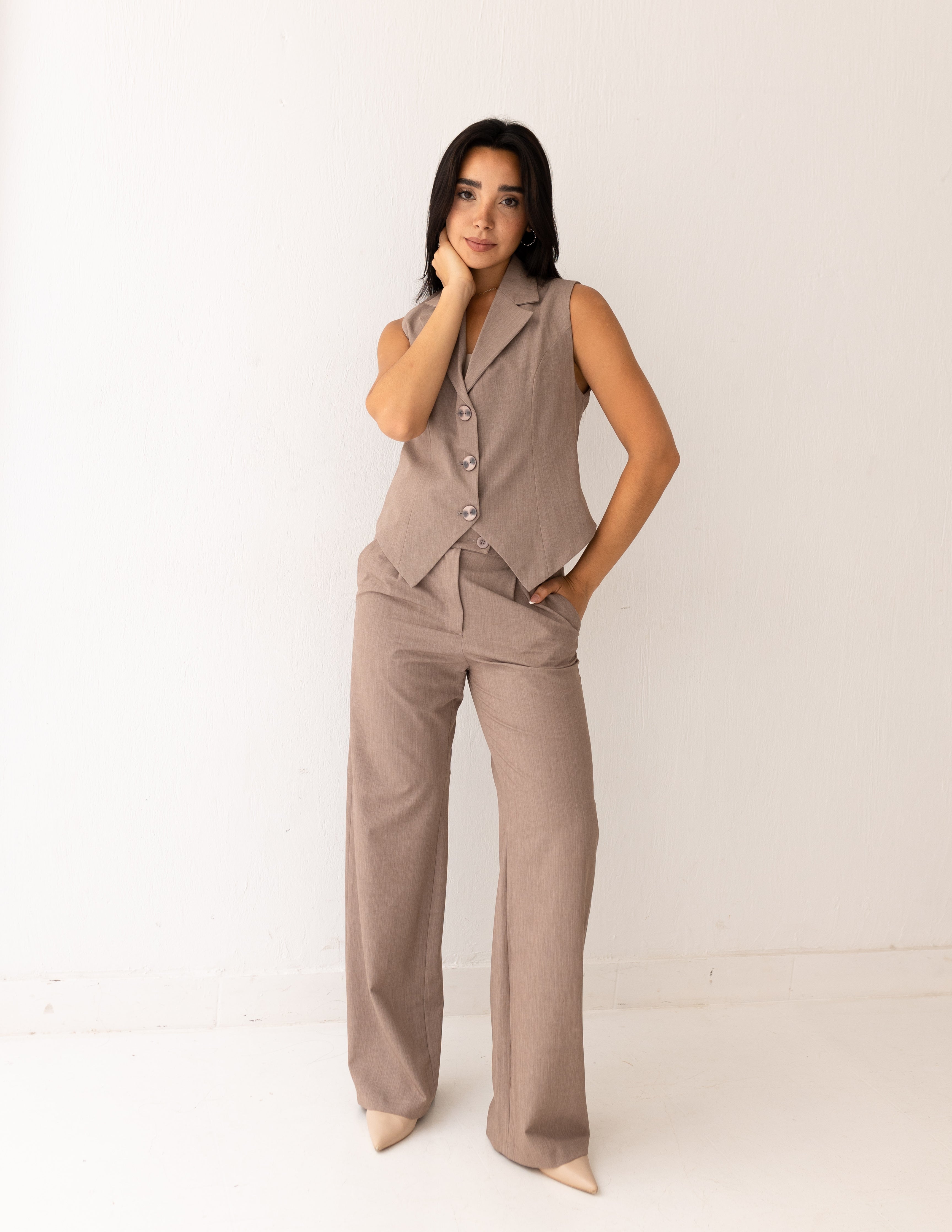 Mocha Light Cropped Vest