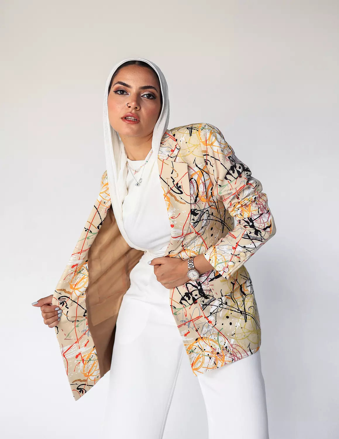سترة مطبوعة برسومات جرافيتي