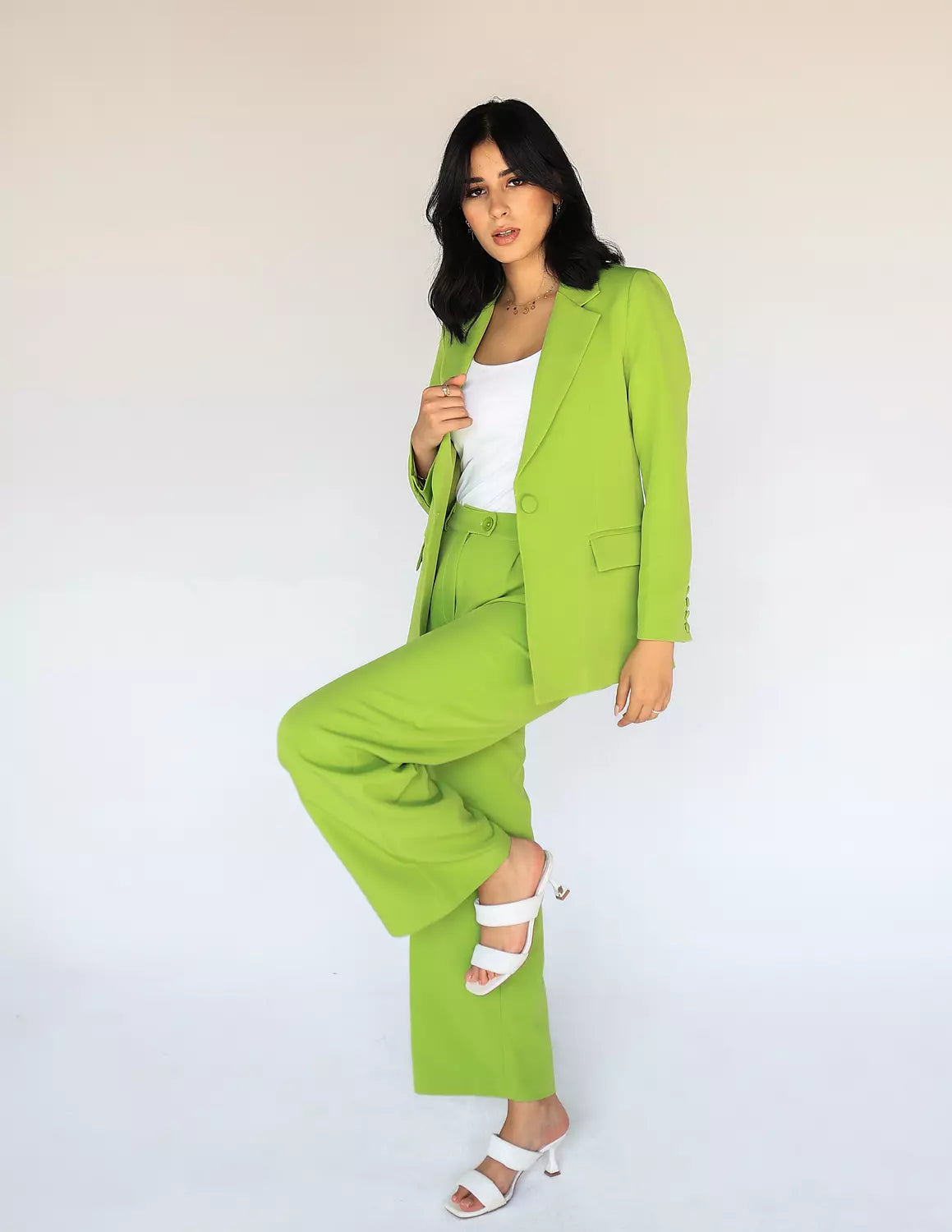 بنطال واسع الساق ومستقيم من Green Apple