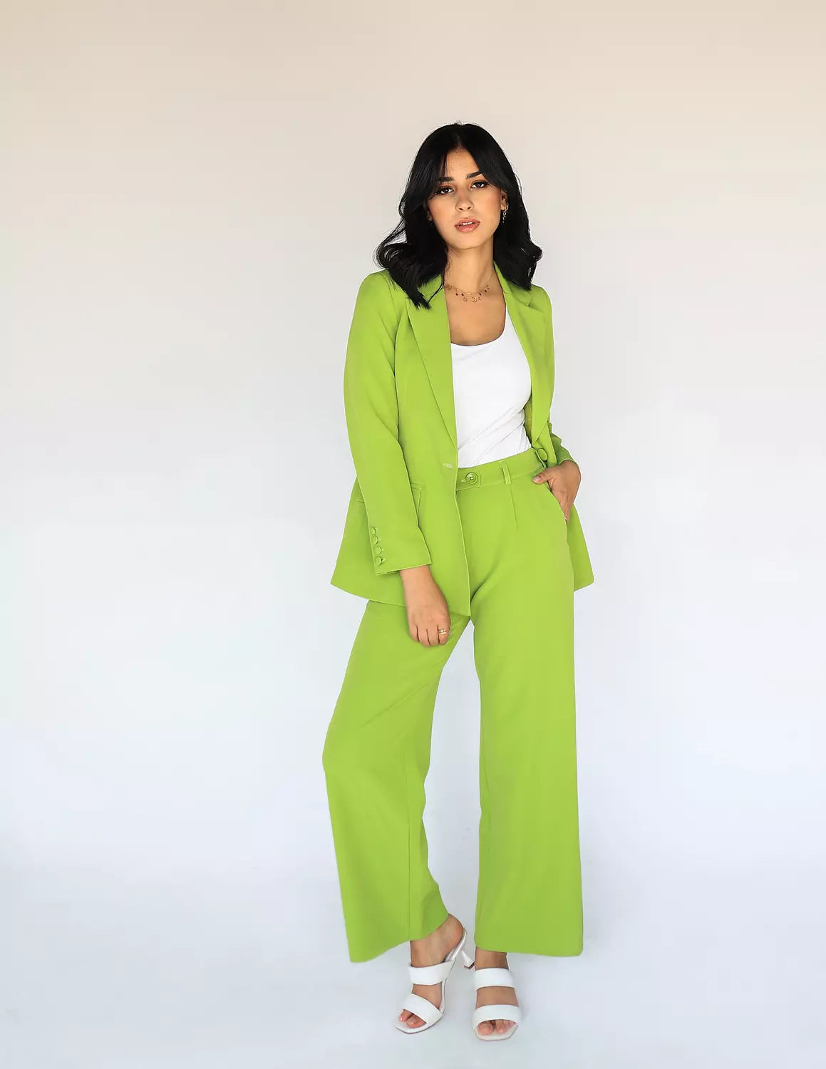 بنطال واسع الساق ومستقيم من Green Apple