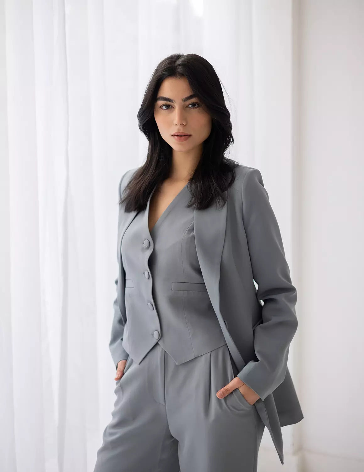 سترة رمادية 