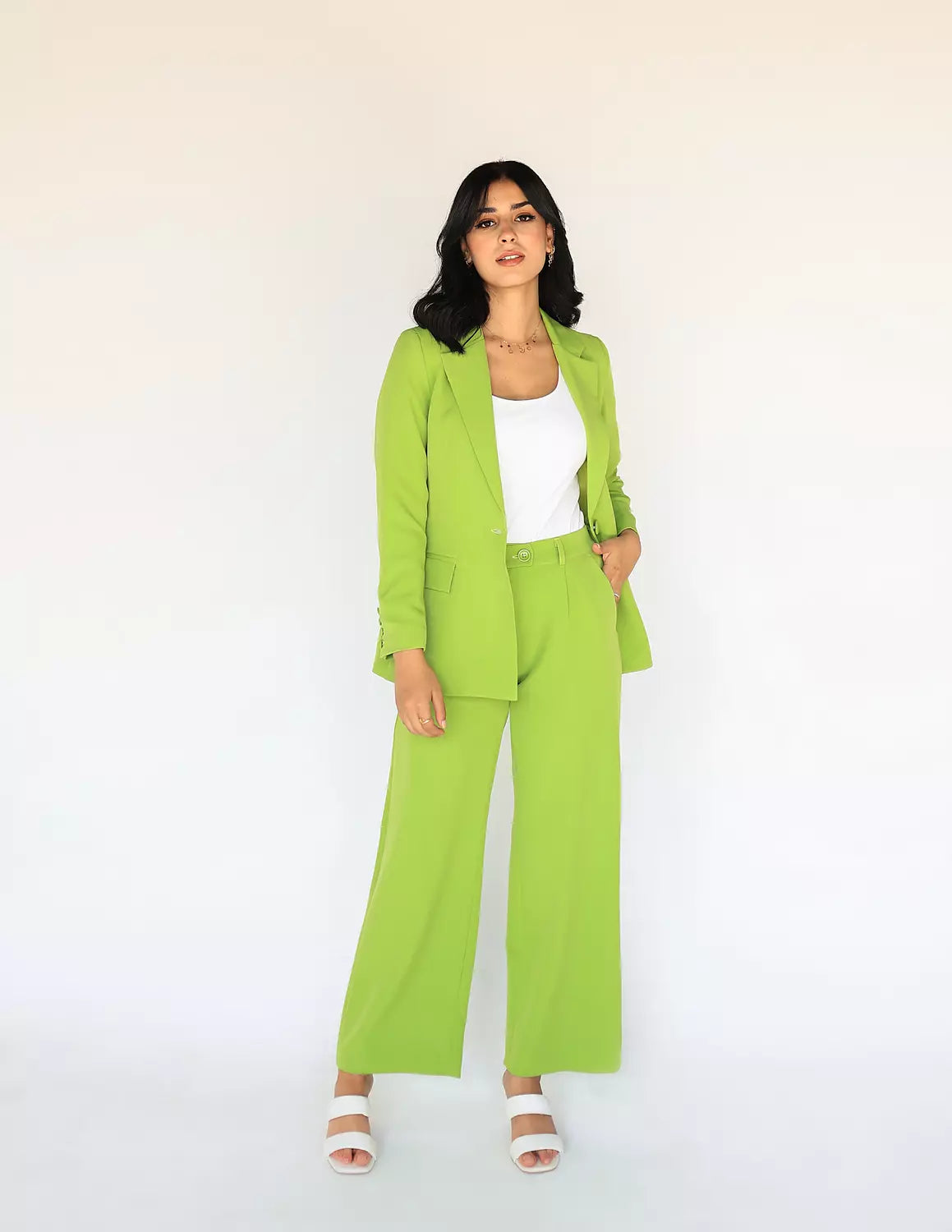 بنطال واسع الساق ومستقيم من Green Apple